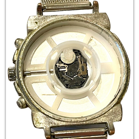 Vintage IZOD Watch - Picture 5 of 13